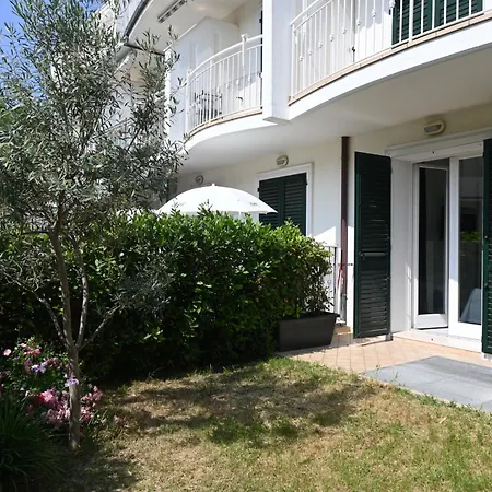 P071 - Porto Recanati, Trilocale Con Giardino